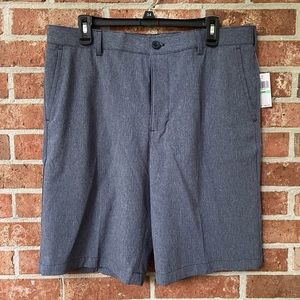 NWT IZOD Golf men’s gray flat-front shorts in size 34
